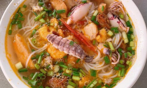 Another place for tasty seafood noodle lovers
