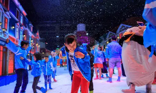 The largest indoor snow town all over SouthEast Asia