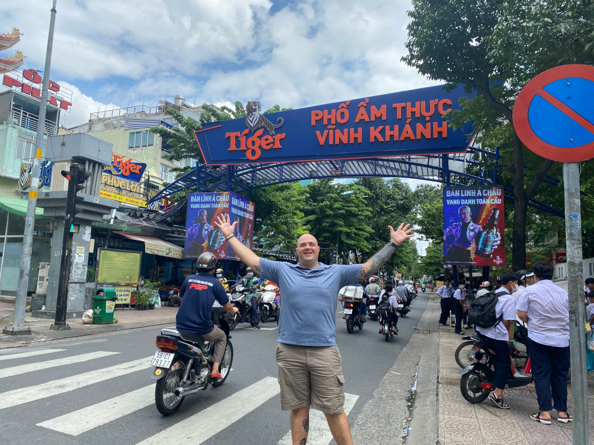 which district in ho chi minh city has the best street food? It's Vinh Khanh Street in District 4